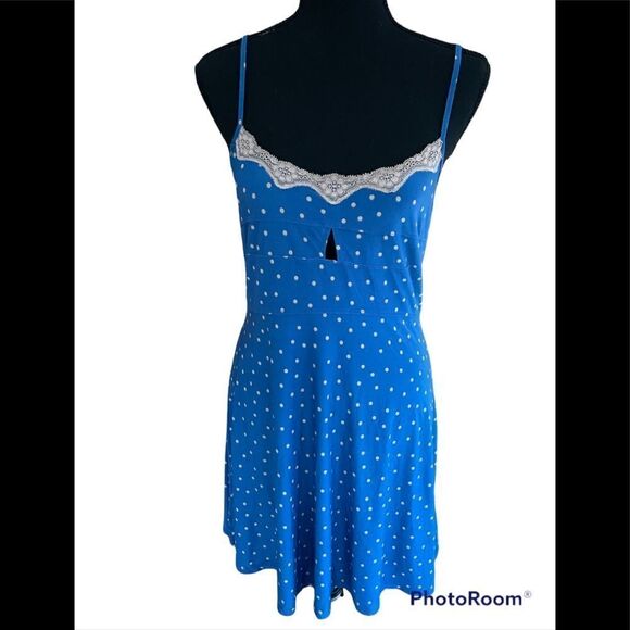 Linea Donatella slip style lace trimmed nightgown with adjustable straps, size S - Picture 1 of 5
